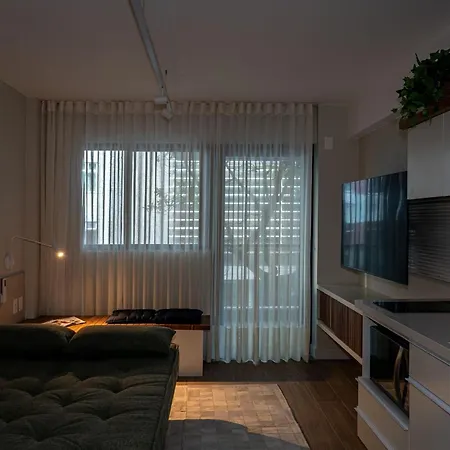 Quarto&Sala A 170M Da Praia De Ipanema | Fa 49/302-3